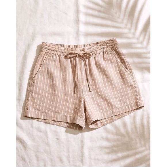 Old Navy Pants - Old Navy L Womens Tan White Striped Linen Blend Pull On Shorts Mid Rise NWT
